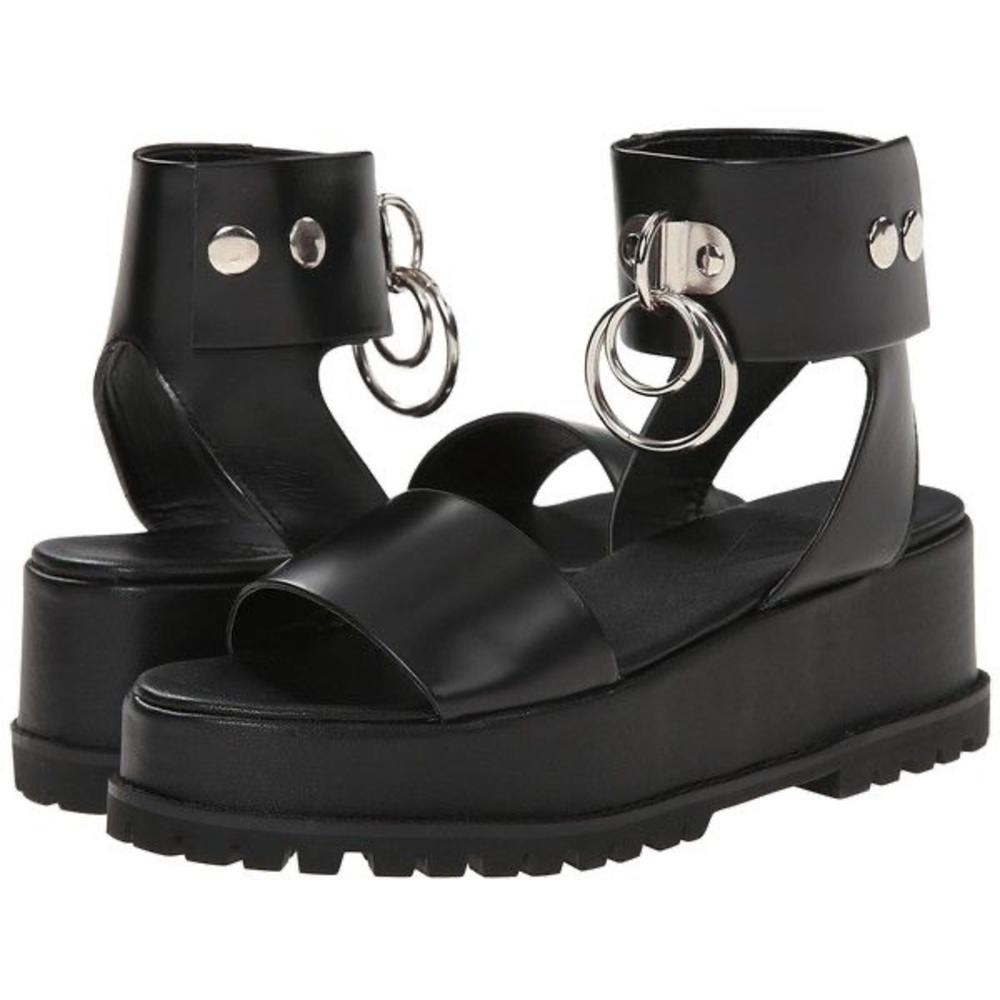 Unif platform vault chunky sandals in black